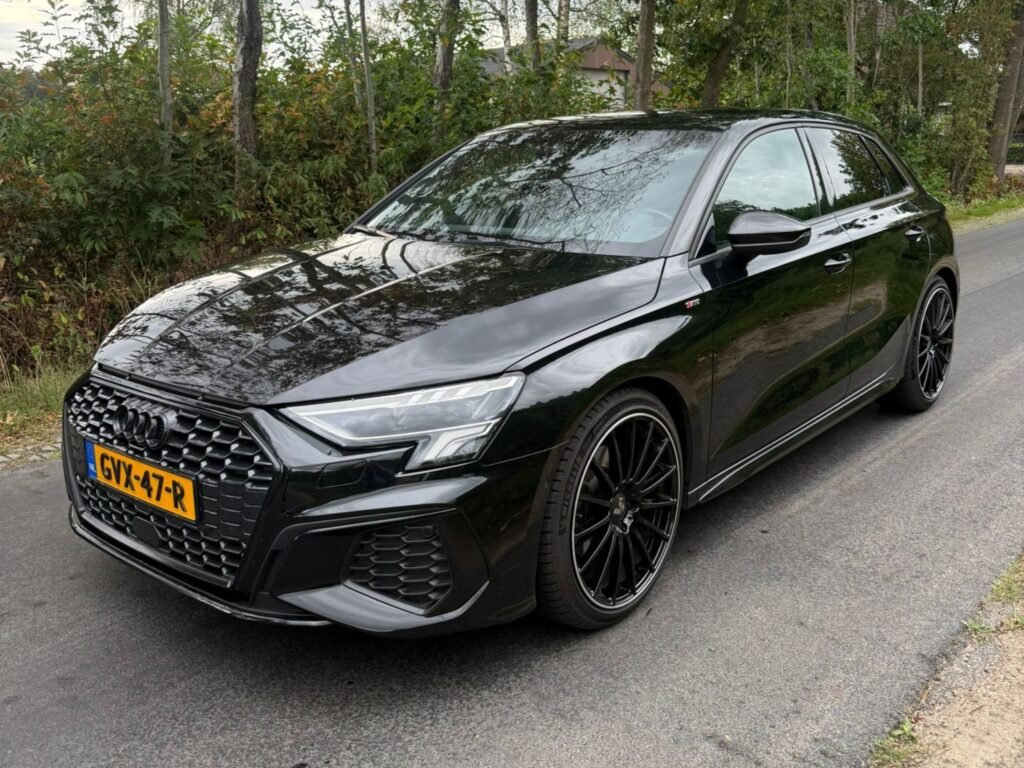 Audi A3 30 Tfsi S-line 2021 Zwart